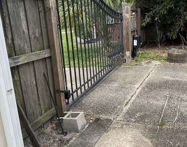2449 Jose Circle N - Photo Thumbnail 17
