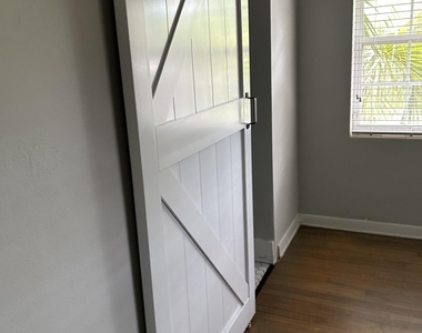 2449 Jose Circle N - Photo Thumbnail 10