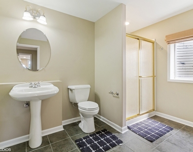 3304 Rollingridge Road - Photo Thumbnail 35