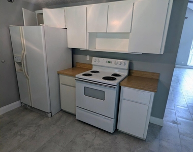 1512 Pawnee Street - Photo Thumbnail 3