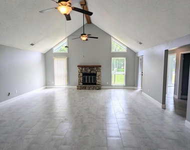 1512 Pawnee Street - Photo Thumbnail 6