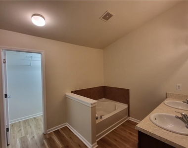52 Burns View Court - Photo Thumbnail 11