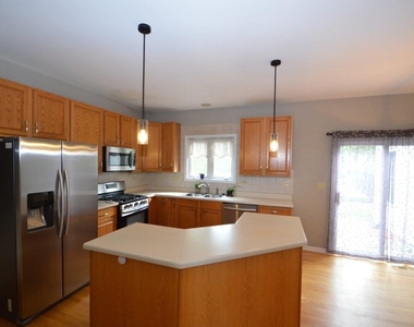 3301 Banford Circle - Photo Thumbnail 6