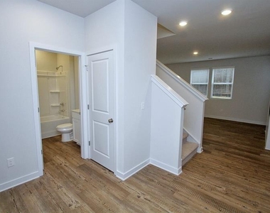 5153 Union Heights Way - Photo Thumbnail 2