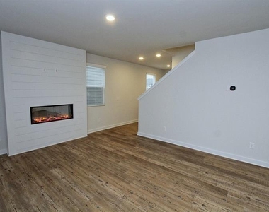 5153 Union Heights Way - Photo Thumbnail 6