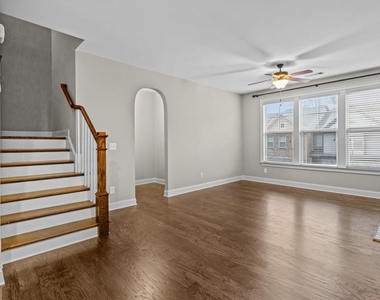 3209 Hallmark Lane - Photo Thumbnail 13