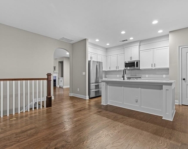 3209 Hallmark Lane - Photo Thumbnail 6