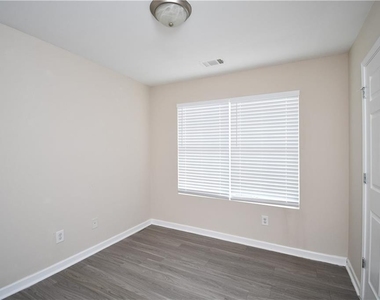 639 Mill Stone Bluff - Photo Thumbnail 11