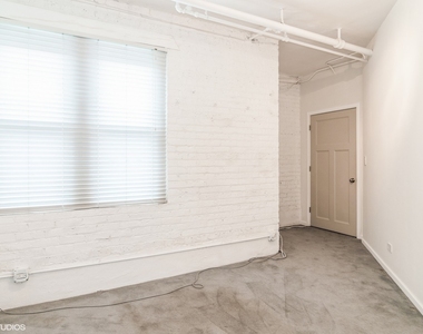 1443 Bonnie Brae Place - Photo Thumbnail 7