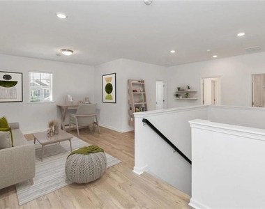 2219 Derrick Drive - Photo Thumbnail 4