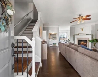 615 Market Place Lane - Photo Thumbnail 2