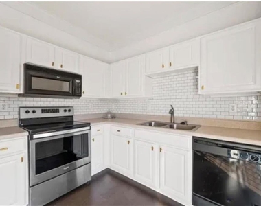 615 Market Place Lane - Photo Thumbnail 5