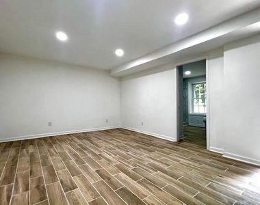 1685 Dunwoody Place Ne - Photo Thumbnail 7