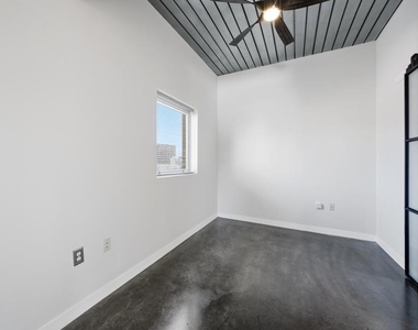 620 Glen Iris Drive Ne - Photo Thumbnail 14
