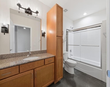620 Glen Iris Drive Ne - Photo Thumbnail 8