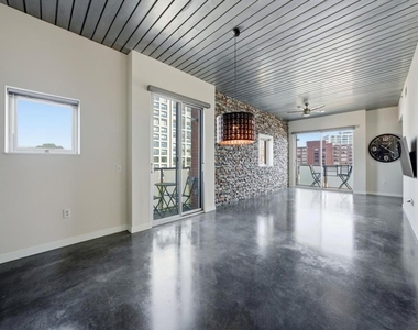 620 Glen Iris Drive Ne - Photo Thumbnail 10