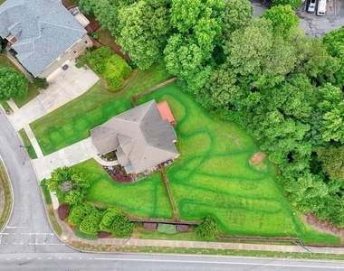 1010 Chelsey Way - Photo Thumbnail 6