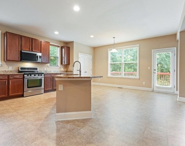 1010 Chelsey Way - Photo Thumbnail 11