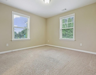 1010 Chelsey Way - Photo Thumbnail 29