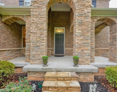 1010 Chelsey Way - Photo Thumbnail 4