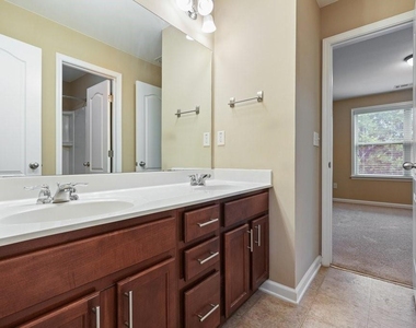 1010 Chelsey Way - Photo Thumbnail 31