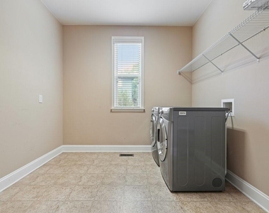 1010 Chelsey Way - Photo Thumbnail 18