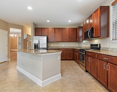 1010 Chelsey Way - Photo Thumbnail 14