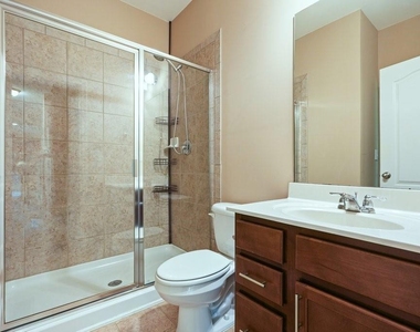 1010 Chelsey Way - Photo Thumbnail 26