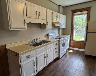 1721 W 16th Street - Photo Thumbnail 5
