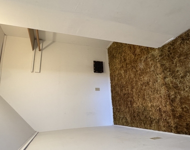 1721 W 16th Street - Photo Thumbnail 14