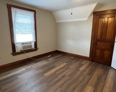 1721 W 16th Street - Photo Thumbnail 16