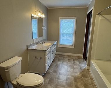 1721 W 16th Street - Photo Thumbnail 11