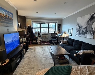 541 W Oakdale Avenue - Photo Thumbnail 1