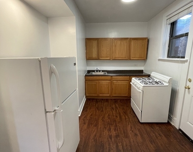 635 W Roscoe Street - Photo Thumbnail 2