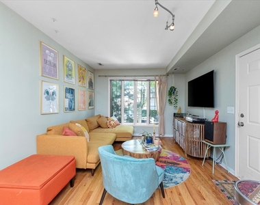 1510 N Elk Grove Avenue - Photo Thumbnail 7