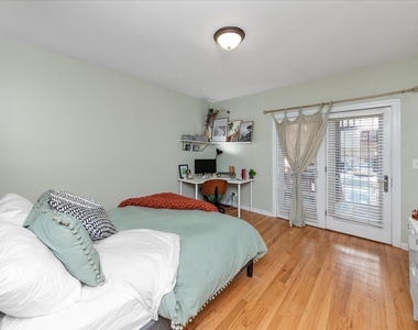 1510 N Elk Grove Avenue - Photo Thumbnail 11