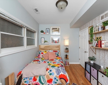 1510 N Elk Grove Avenue - Photo Thumbnail 9
