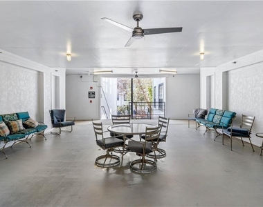 821 Ralph Mcgill Boulevard Ne - Photo Thumbnail 31