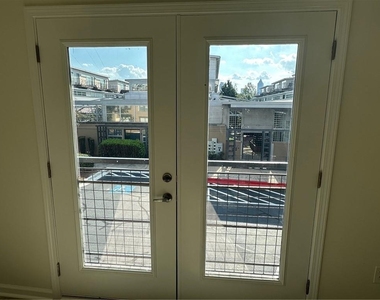 821 Ralph Mcgill Boulevard Ne - Photo Thumbnail 3