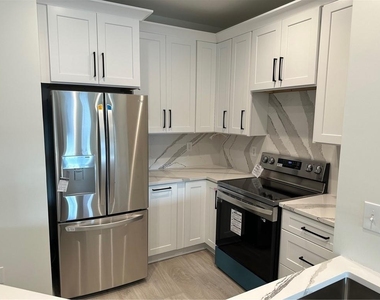 821 Ralph Mcgill Boulevard Ne - Photo Thumbnail 6