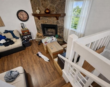 1136 Samuel Drive - Photo Thumbnail 8