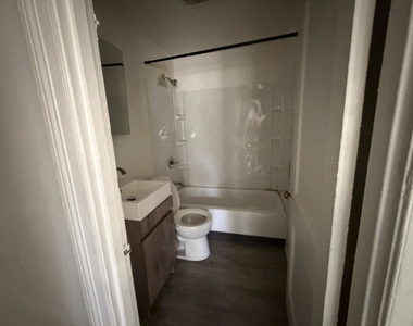 17104 Wentworth Avenue - Photo Thumbnail 5