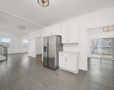 9771 W 143rd Street - Photo Thumbnail 7