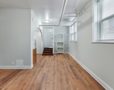 1525 W Estes Avenue - Photo Thumbnail 2