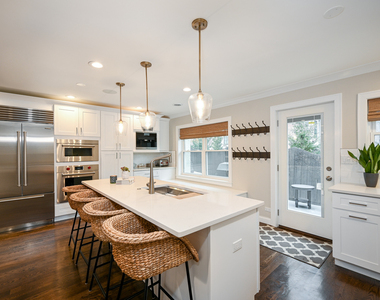 530 Anthony Street - Photo Thumbnail 6