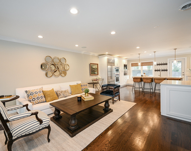 530 Anthony Street - Photo Thumbnail 4