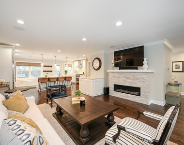 530 Anthony Street - Photo Thumbnail 5