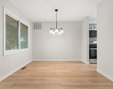 3008 Roberts Drive - Photo Thumbnail 4