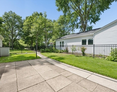 900 Isabella Street - Photo Thumbnail 19