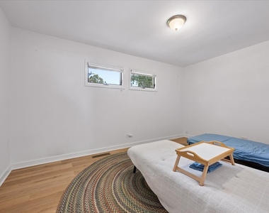 900 Isabella Street - Photo Thumbnail 12